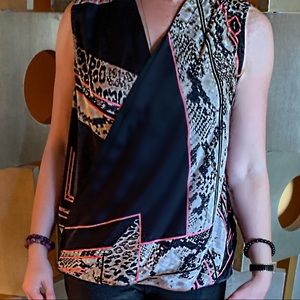 🛍5/$25 Kenneth Cole Blouse!